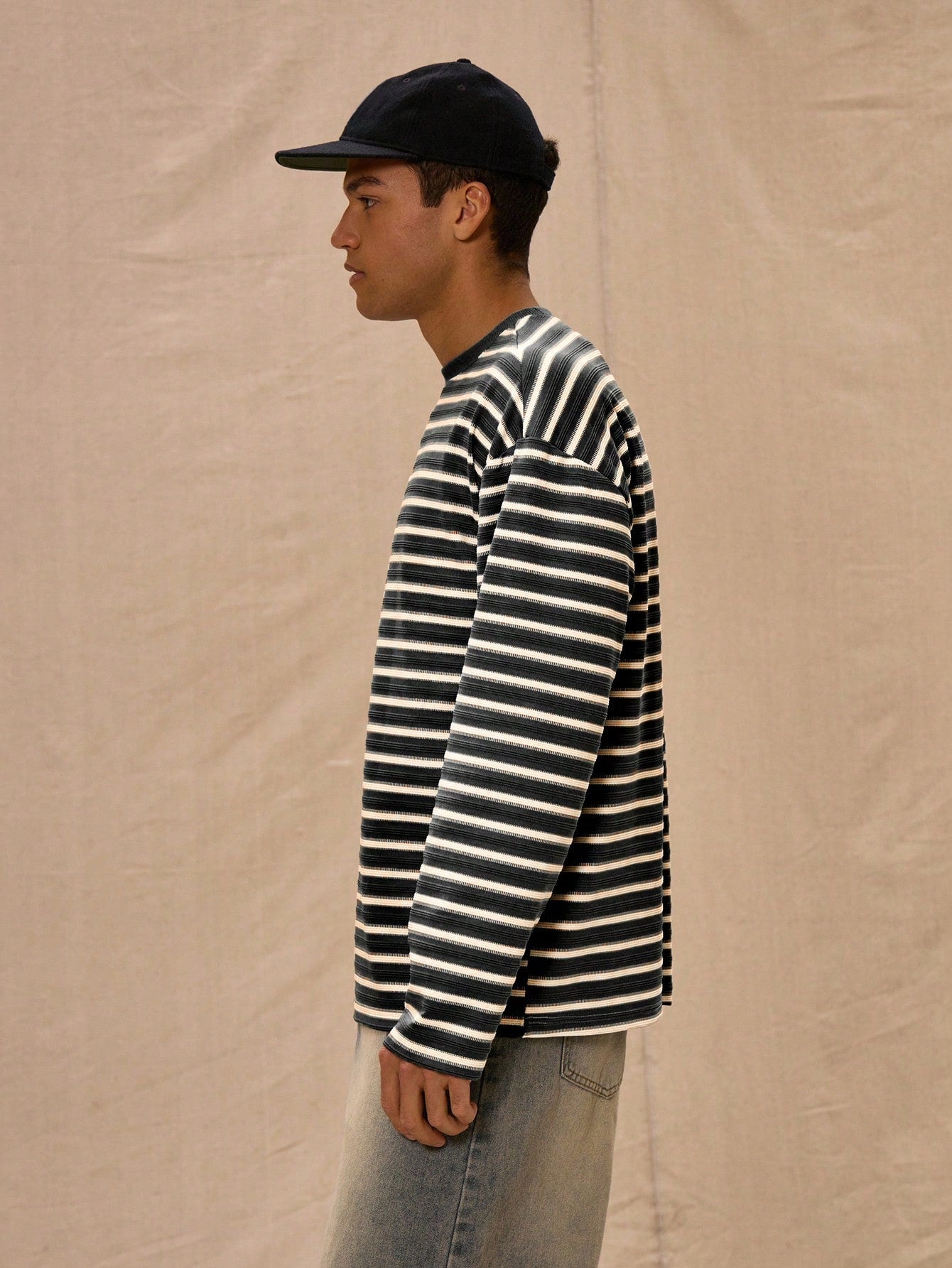 STRIPED SUMMER LONGSLEEVE - BLACK/WHITE